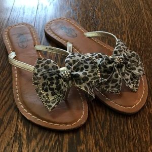 Rhinestone Bow Flip Flops 💎